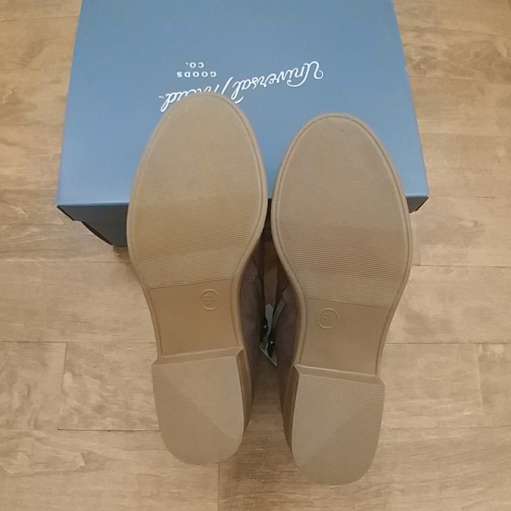 Universal Thread Booties - image 3